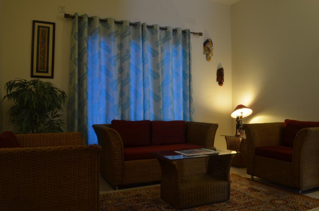 Luxtay Suites Bangalore Extérieur photo